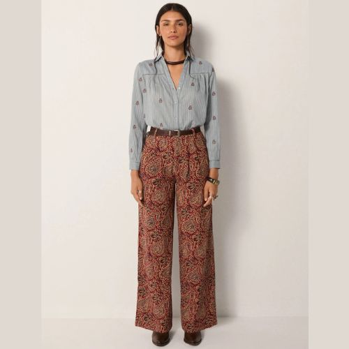 Johnny Walker Jimmy Pants - Maison Hotel