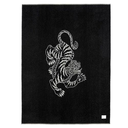 The Voodoo Reversible Throw - Blacksaw