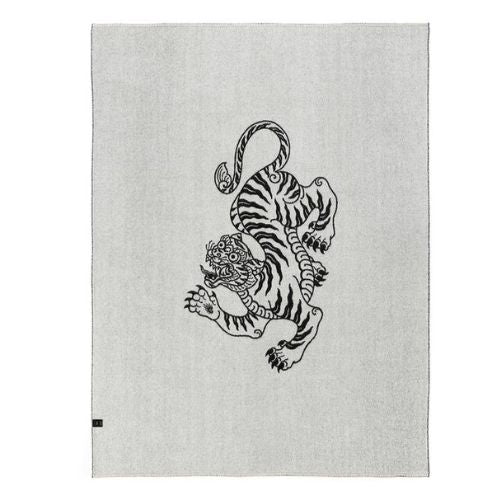 The Voodoo Reversible Throw - Blacksaw