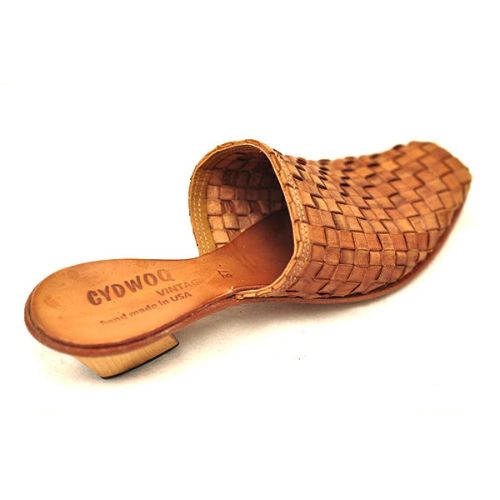 East-M Sandal - Camel -  Cydwoq