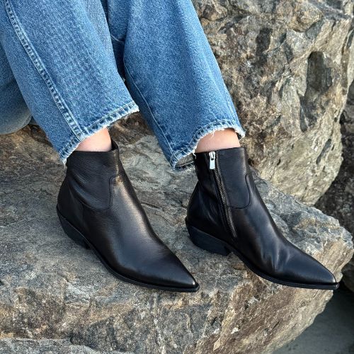 Noelie Zipped Boot - Officine Creative