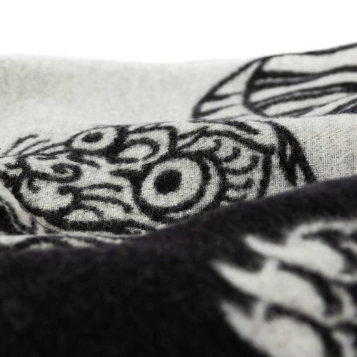 The Voodoo Reversible Throw - Blacksaw
