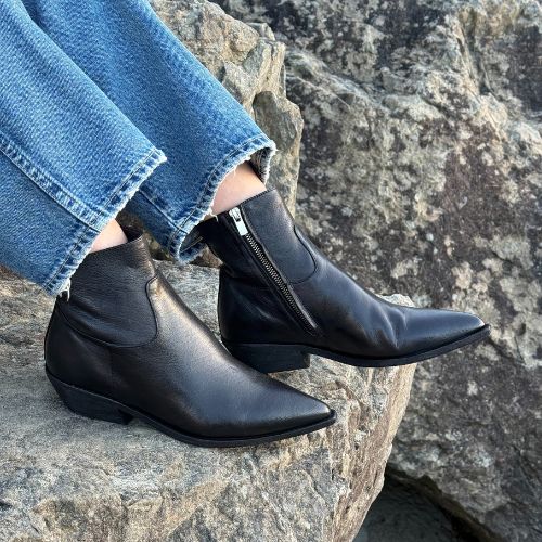 Noelie Zipped Boot - Officine Creative