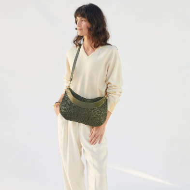 Moyen Messenger - Clare V.