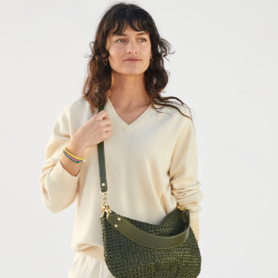 Moyen Messenger - Clare V.