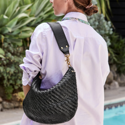 Moyen Messenger - Clare V.